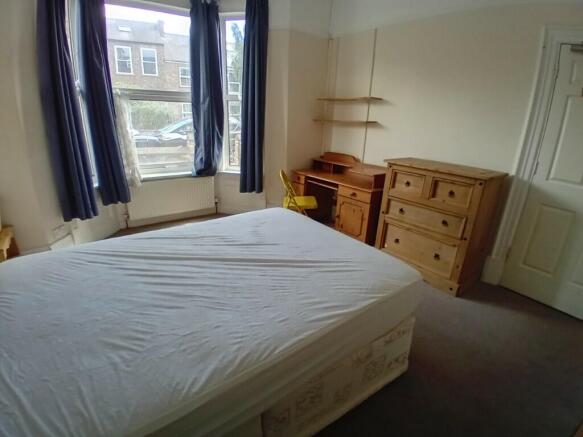8 bed Terraced to rent Image 7