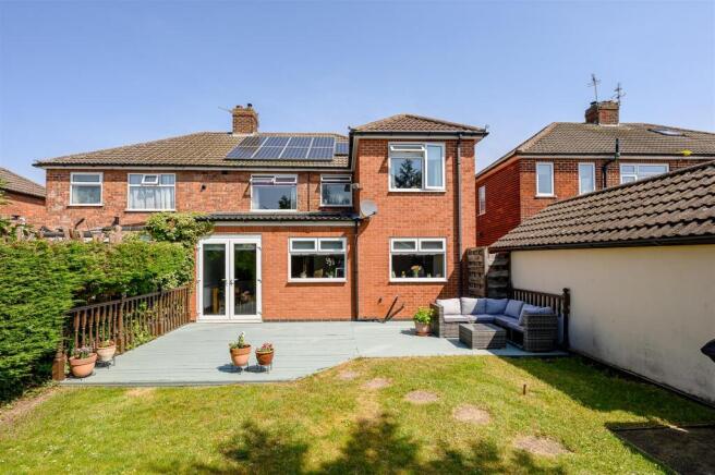 4 bed Semi-Detached for sale Image 4