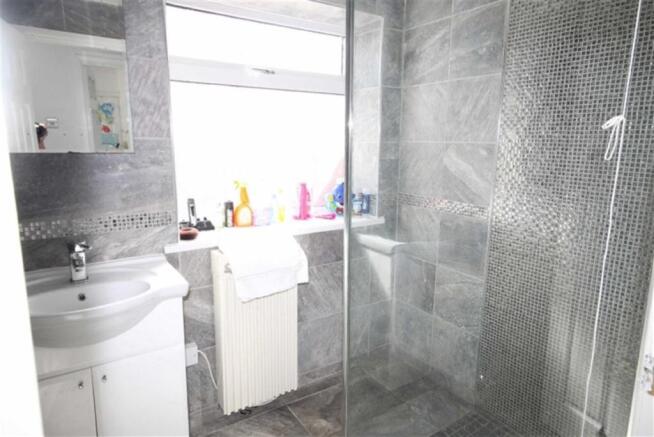 Separate Shower Room
