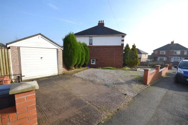 Garage & Driveway