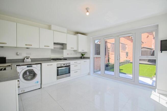 Kitchen /Dining