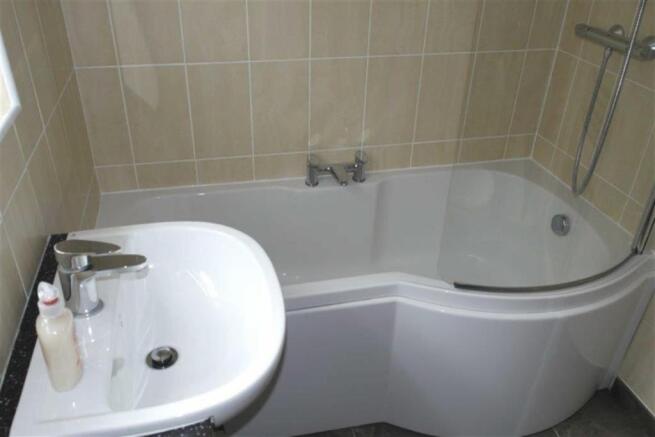 BATHROOM/WC