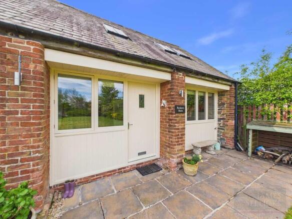 Badger's Barn, Burroughs Road, Ratby, Leicestershire photo 4