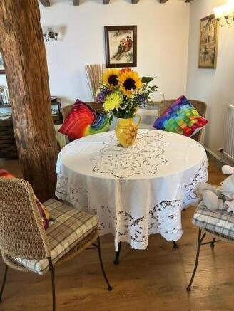 LOUNGE/DINING ROOM