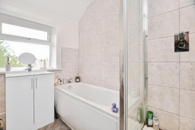3 bed Semi-Detached for sale Image 9