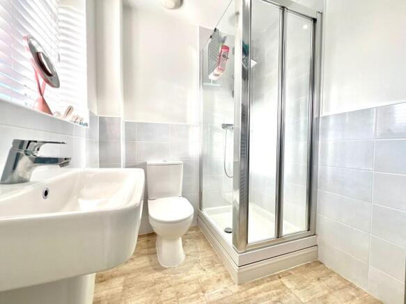 3 bed Semi-Detached to rent Image 7