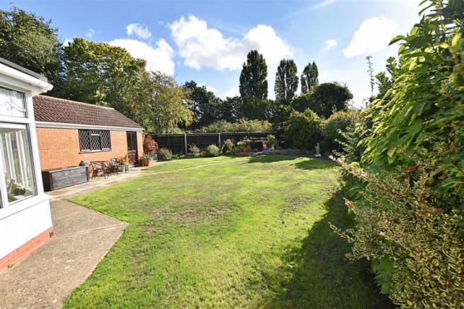 Drew Avenue, Grimsby photo 4