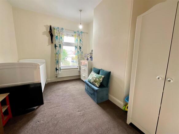 bedroom2.jpg