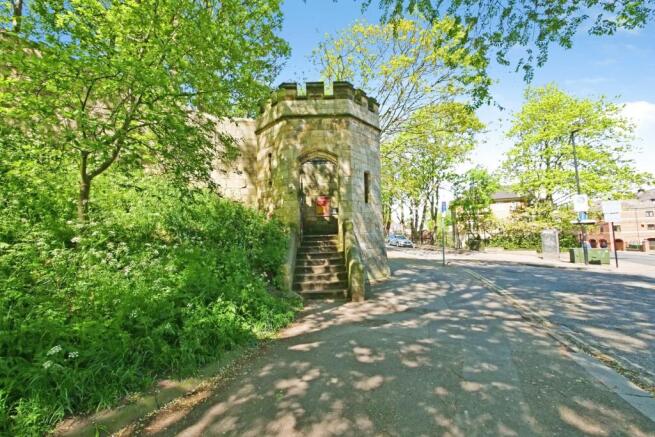 2 bed Flat for sale Image 6