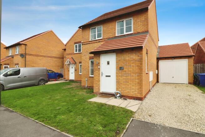 3-bed detached on Heron Road, CHESTERFIELD, Derbyshire, S43, £210,000