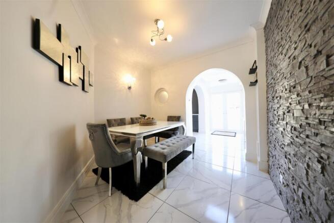 3 bed Semi-Detached for sale Image 10