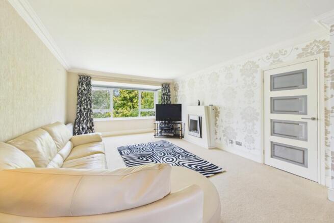 2 bed Apartment for sale Image 3