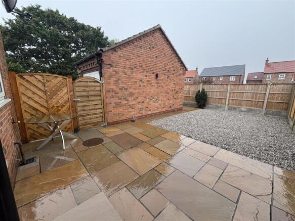 3 bed Semi-Detached to rent Image 3