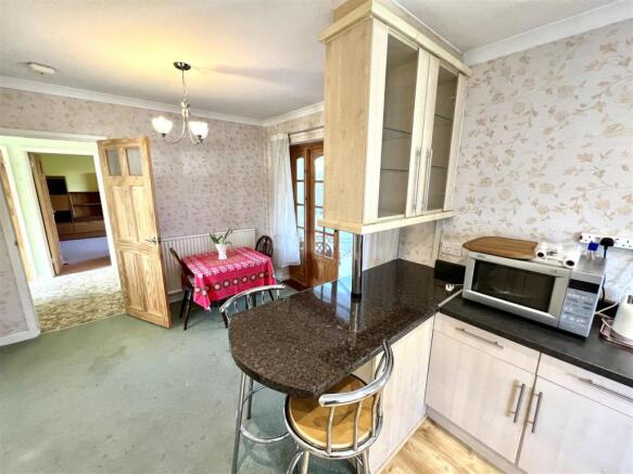 DINING ROOM/KITCHEN