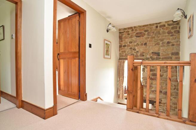 4 bed Semi-Detached for sale Image 11