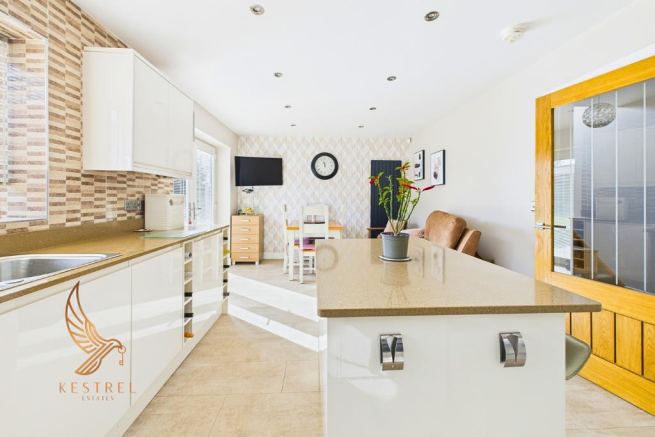 3 bed Detached for sale Image 8