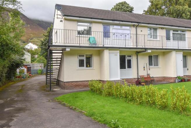 1 Lakeland Court.jpg