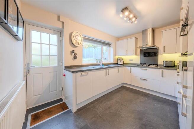 4 bed Detached for sale Image 6