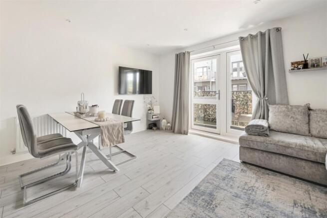Shingly Place, E4