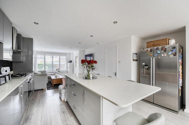 1417681-16-699880...