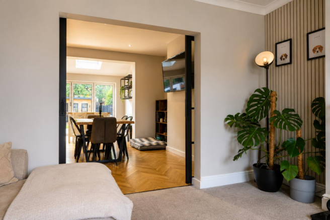 3 bed Semi-Detached for sale Image 8