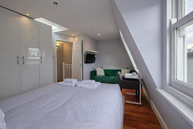 154 Battersea High Street , Battersea Park, London, SW11 3JR photo 5