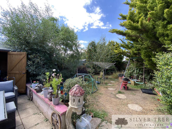 2 bed Semi-Detached Bungalow for sale Image 11
