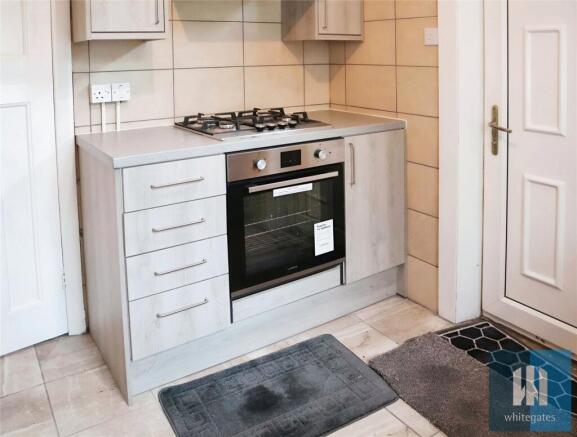 3 bed Semi-Detached to rent Image 5