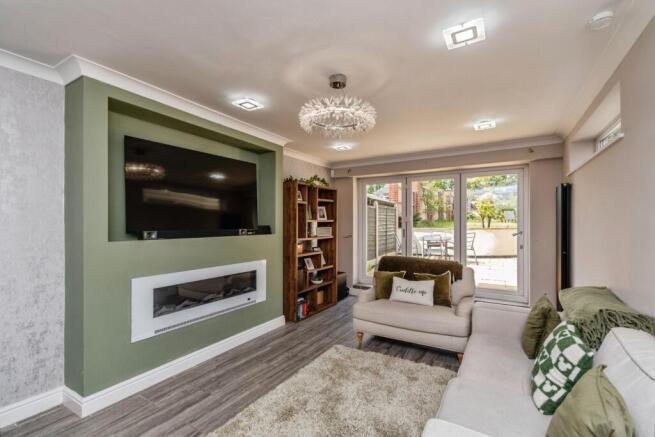 Lounge/Family Room