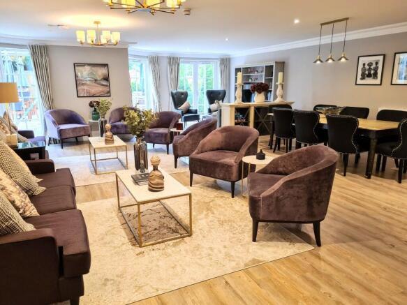 Owners Lounge 