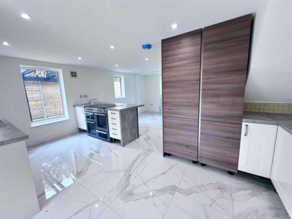 Southlands Road, Uxbridge, UB9 photo 5
