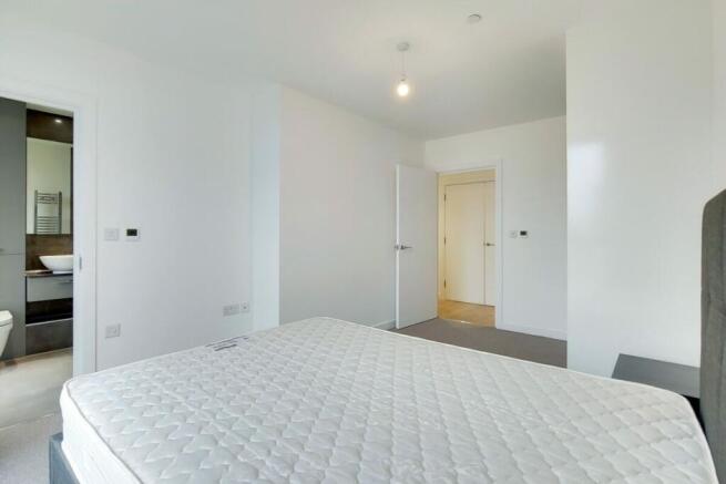 13_Master_Bedroom_7