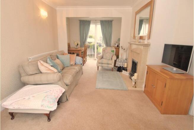 Lounge/Dining Room