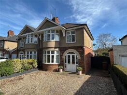 33 Green Ford, Badby Road West, Daventry NN11 4HJ