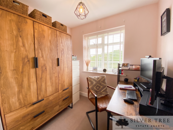 3 bed Terraced for sale Image 10