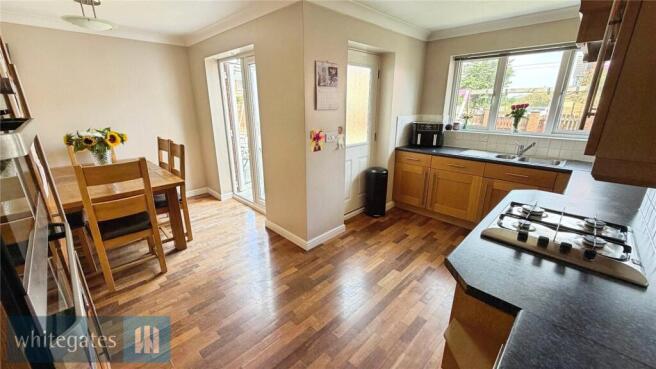 4 bed Detached for sale Image 8