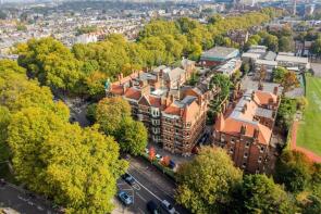 20, Phoenix Lodge Mansions, Brook Green, London W6 7BG