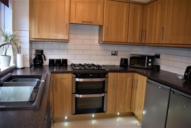 Kitchen2.JPG