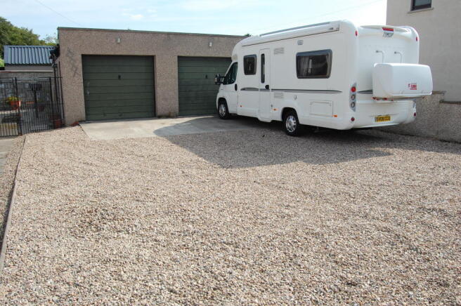 Garage & Driveway