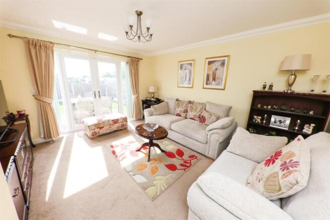 4 bed House for sale Image 7