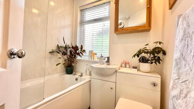 3 bed Terraced for sale Image 12