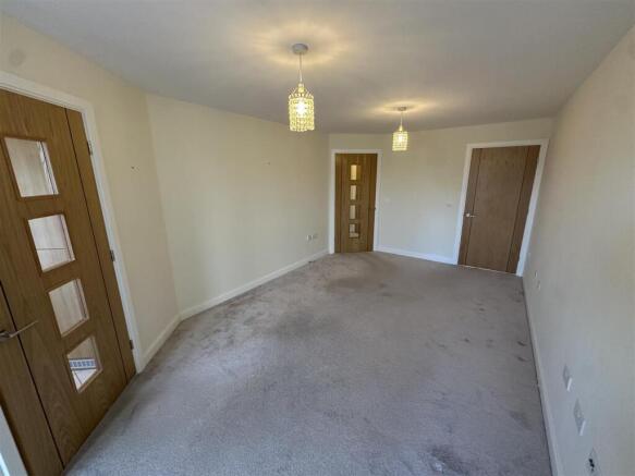 1 bed Apartment to rent Image 4