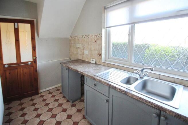 3 bed Semi-Detached for sale Image 6