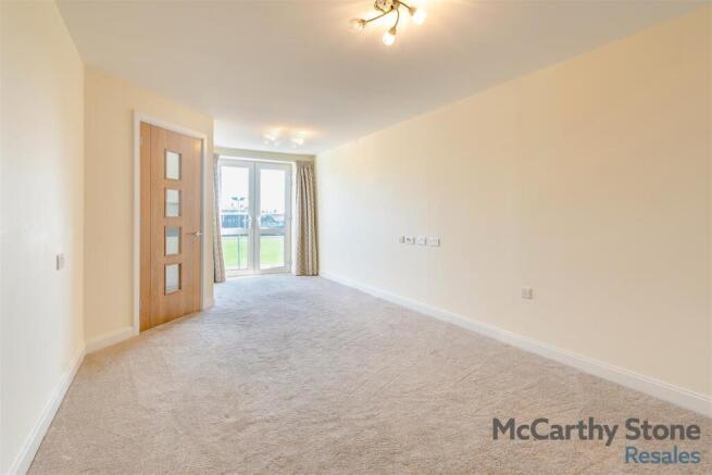 1 bed Apartment for sale Image 12