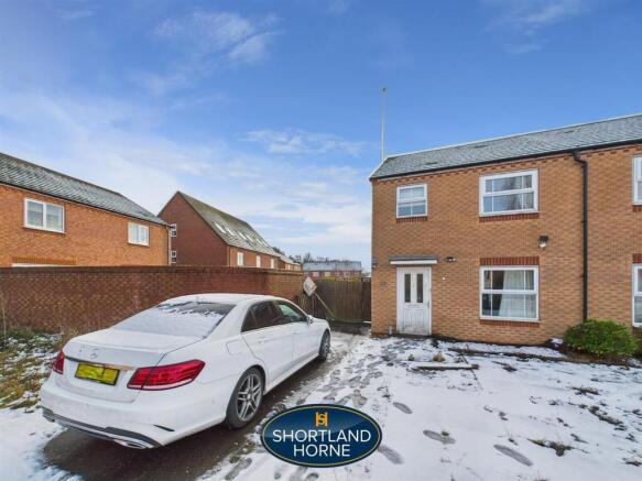 3-bed semi-detached on Apple Way, Canley, Coventry, £275,000