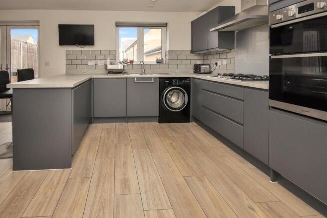 kitchen b.JPG