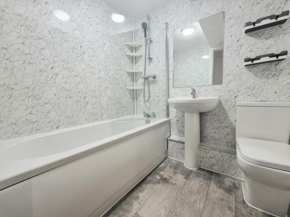 2 bed Apartment to rent Image 5