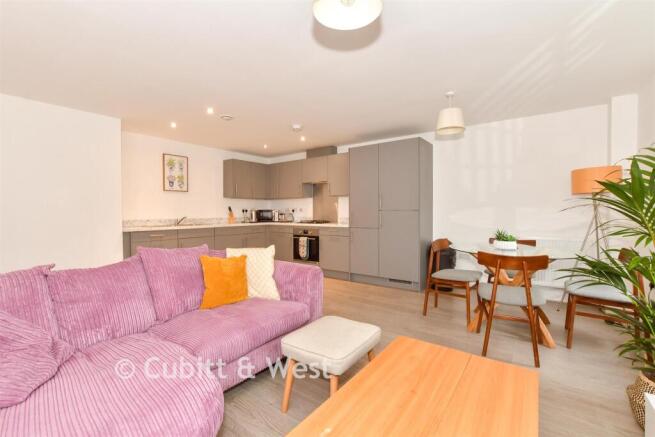 Lounge/Kitchen