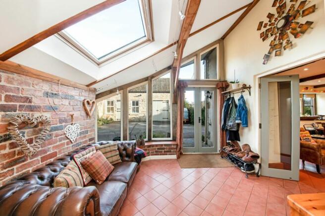 ENTRANCE HALL/BOOT ROOM