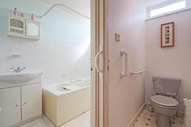 BATHROOM/CLOAKROOM